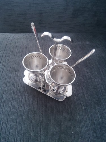Silver plated egg cup - silver,