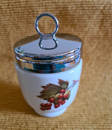 Royal worcester porcelain - royal,