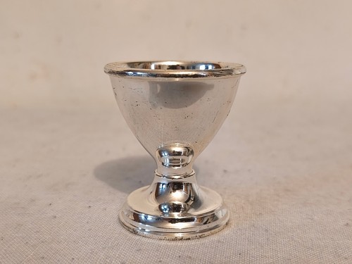 Small silver plated egg cup - small,
