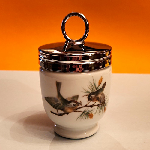 Royal worcester porcelain egg - worcester,